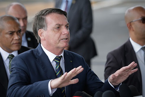 Vírus vai atingir 70% da população, diz Bolsonaro