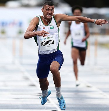 Classificado para Tóquio 2020, Marcio Teles troca a pista por gramado no treino com barreiras