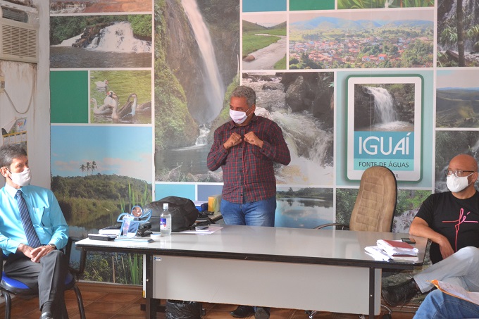 Iguaí: Prefeito faz reunião emergencial com equipe de saúde após confirmação de segundo caso de coronavírus