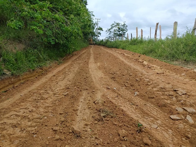 Iguaí: Prefeitura inicia manutenção da estrada do Município