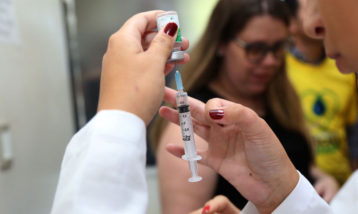 Bahia registra aumento na cobertura vacinal do calendário infantil em 2023, diz Ministério da Saúde