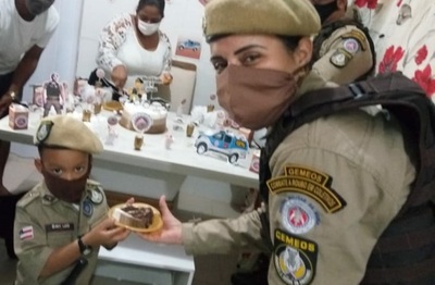 Garoto de 4 anos pede presença da PM em aniversário