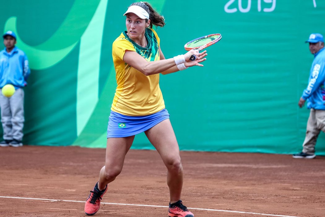 Primeira brasileira a retornar ao circuito mundial, Luisa Stefani vence nas duplas nos Estados Unidos