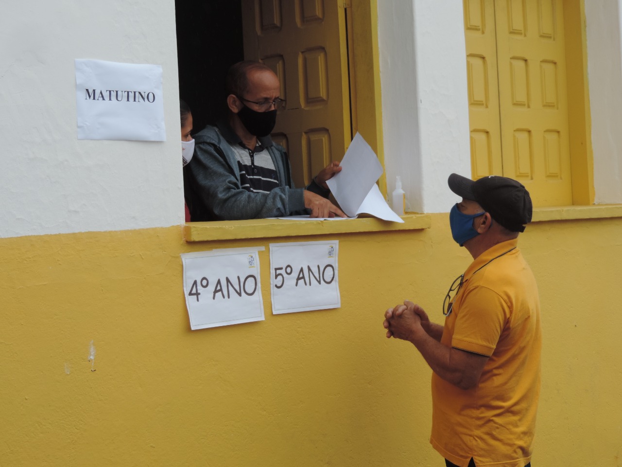 Iguaí: Atividades domiciliares são entregues aos alunos da Rede Municipal