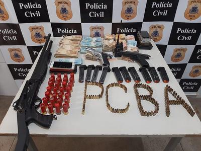 Operação em Juazeiro apreende mais de R$ 78 mil, armas e munições