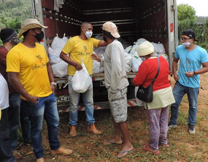 Iguaí: Ação Social faz entregues para famílias do Rio do Silvano