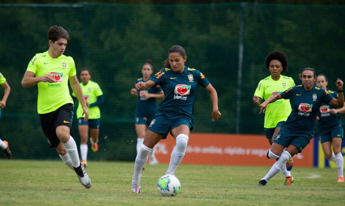 Sem amistosos, Pia valoriza períodos de treinos da seleção feminina