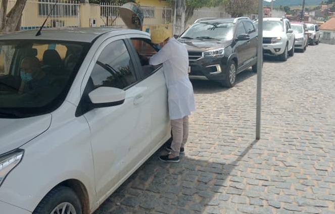 Iguaí: Idosos acima de 80 anos começam a ser vacinados