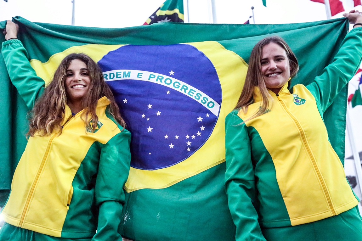 Martine e Kahena faturam bronze em campeonato de vela em Cascais