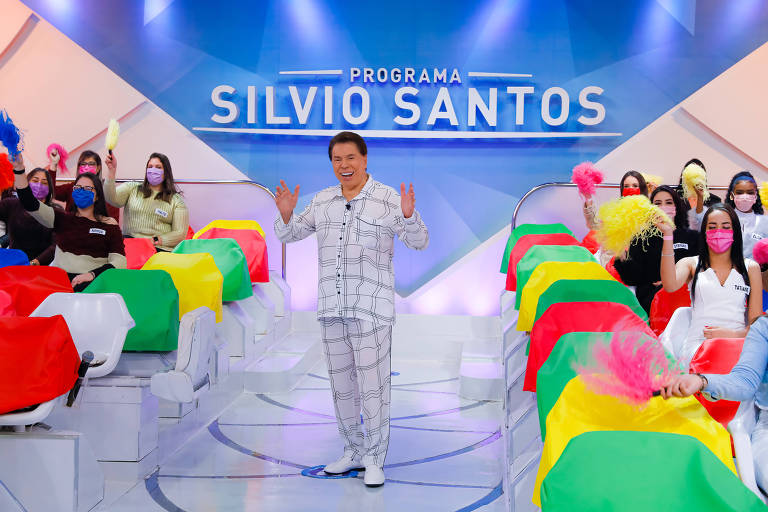 Silvio Santos tem alta e deixa hospital em São Paulo