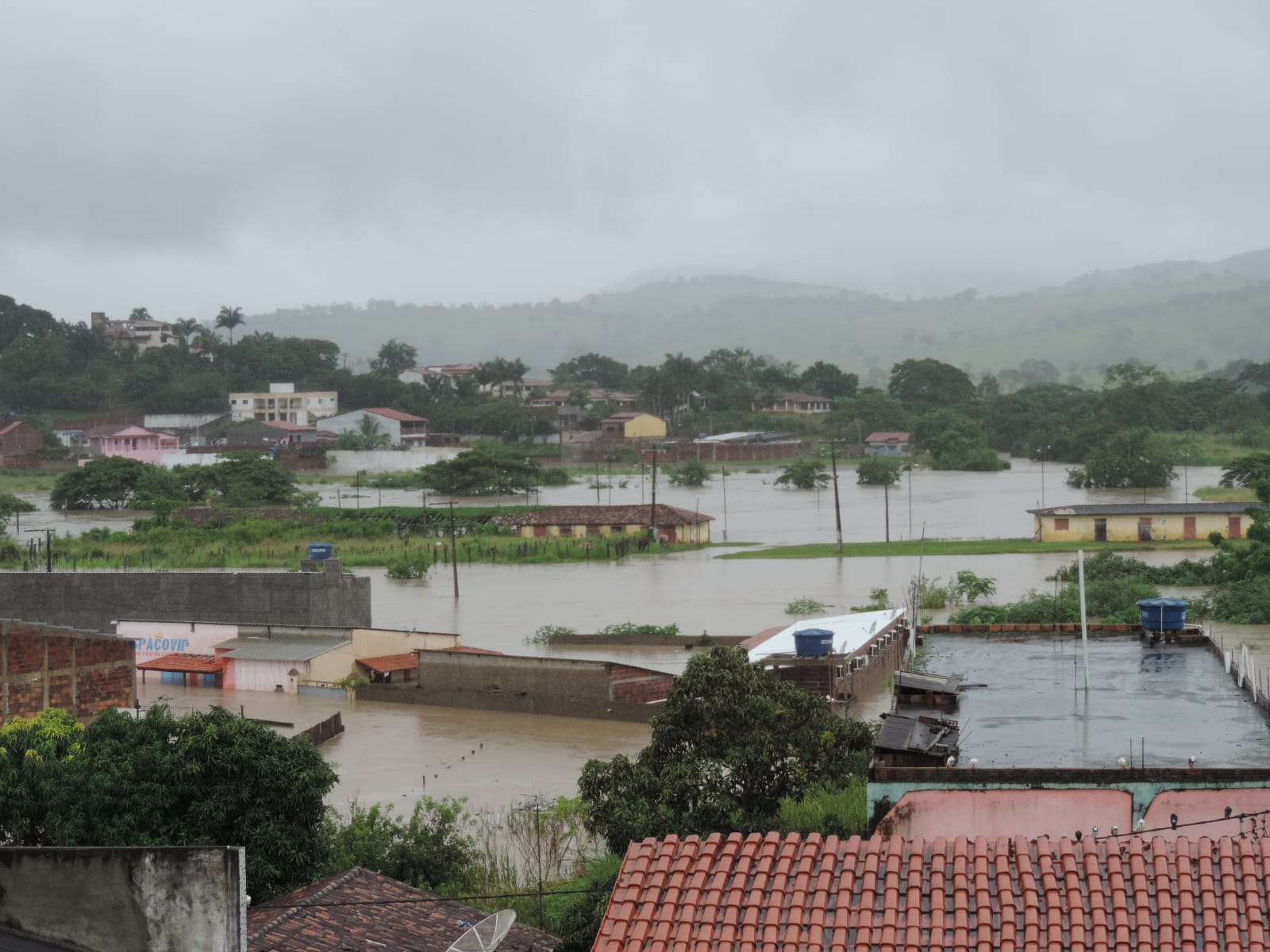 Iguaí: Pessoas que estavam ilhadas na Sabaúna foram resgatadas; Município continua em alerta amarela