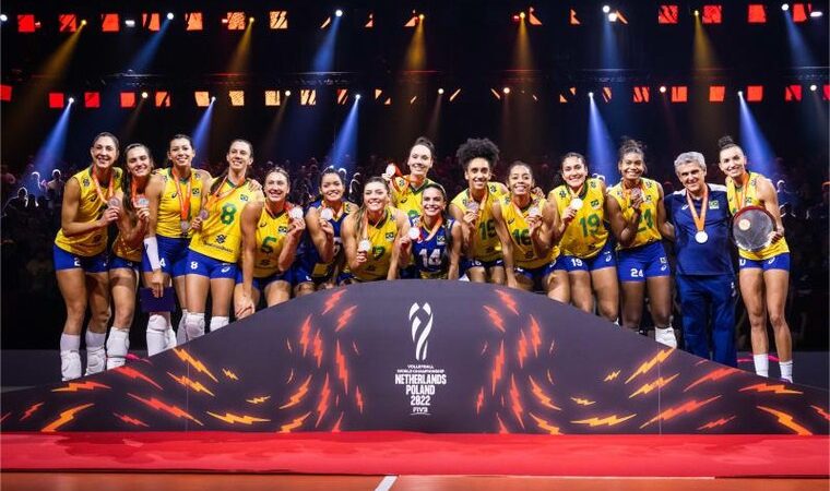 Seleção feminina de vôlei fica com a medalha de prata no Campeonato Mundial￼