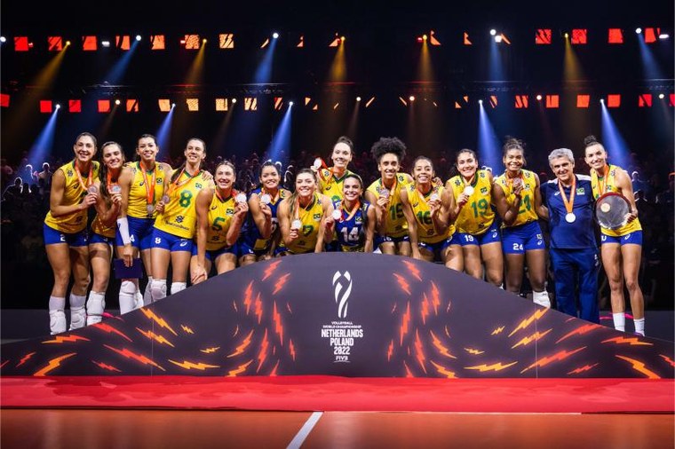 Seleção feminina de vôlei fica com a medalha de prata no Campeonato Mundial￼