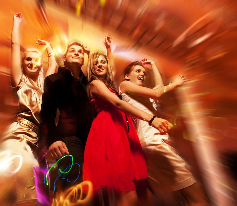 Como fazer uma balada em casa inesquecível: Dicas para animar sua noite